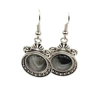 Fluid Art Handcrafted Elegant Silver Pendant Necklace Set